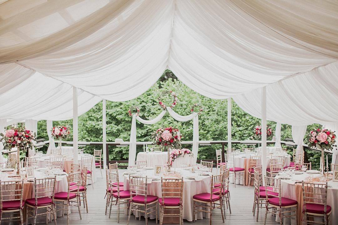 Украшение зала на свадьбу в бордовом цвете? – в тренде [2019]: стильные фото оформления