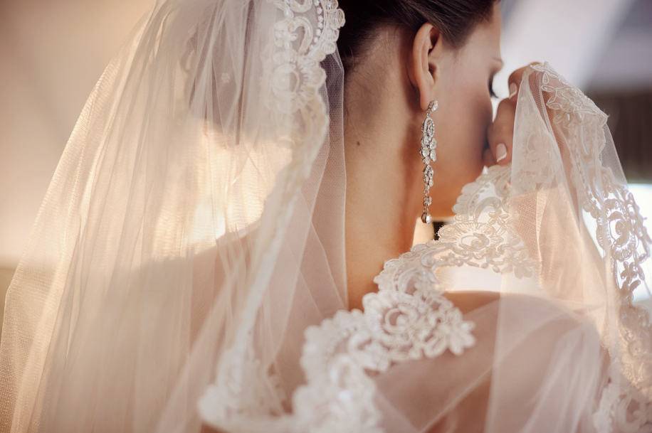 Нужна ли фата невесте на свадьбе: обязательно ли надевать фату на свадьбу?