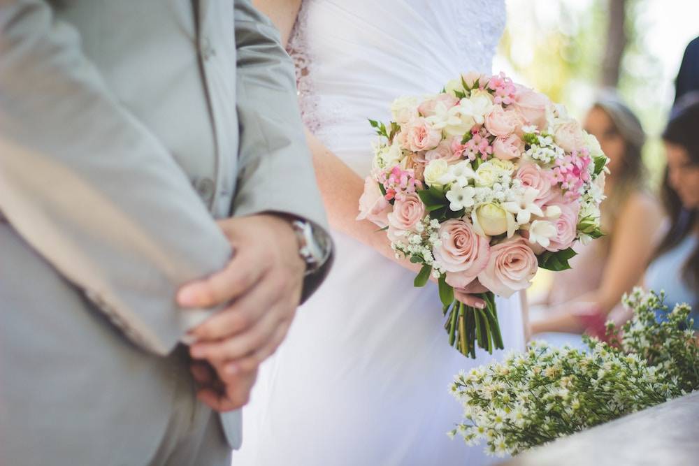 Выбор свадебного букета невесты повлияет на дальнейшую семейную жизнь: приметы