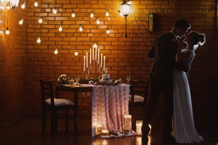 Свадьба в стиле лофт: оформление и подбор помещения, декор приглашений, кортежа, правила составления меню, идеи с фото для наряда невесты и жениха