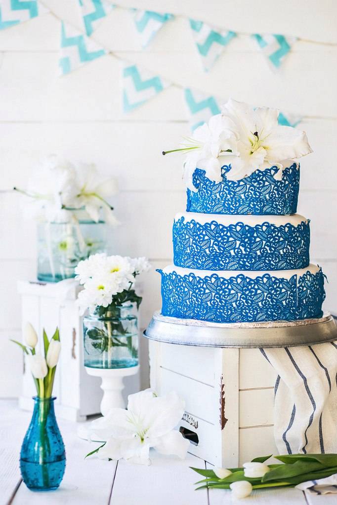 Небесно-голубой тортик ко дню рождения: готовим бисквитный десерт, который впечатлит ваших гостей