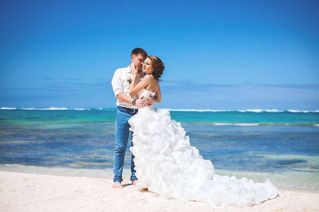 Какое свадебное платье выбрать для церемонии на пляже?