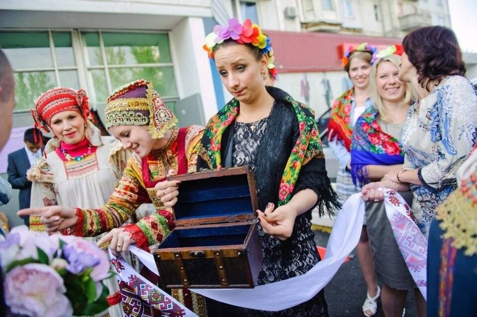 Веселый выкуп невесты в русско-народном стиле!