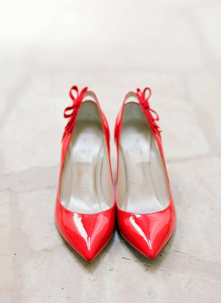 Красные туфли на свадьбу