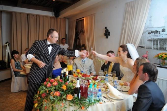 Как развлечь гостей на свадьбе: прикольные конкурсы и игры