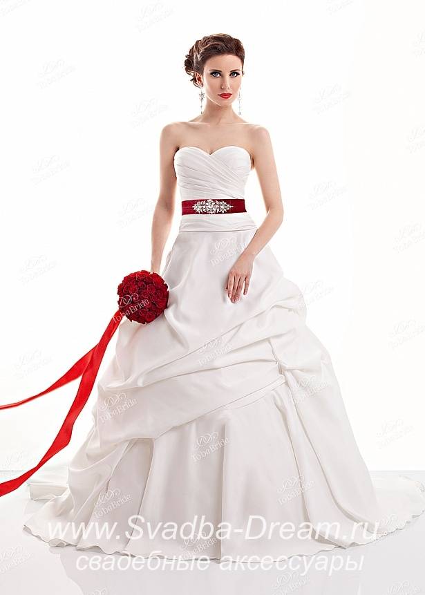 Розовое свадебное платье: модные фасоны, оттенки, аксессуары