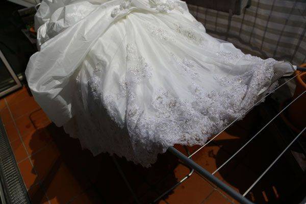 Как стирать свадебное платье в домашних условиях: сохраняем первозданный вид наряда невесты