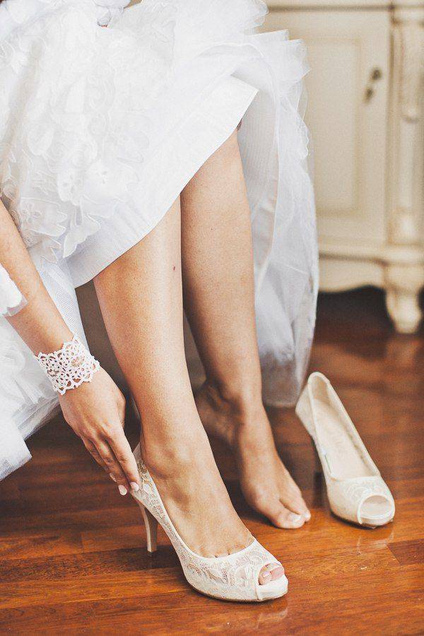 ᐉ почему нельзя выходить замуж в открытых туфлях. можно ли выходить замуж в босоножках, как подготовится к свадебной церемонии и подобрать обувь? почему нельзя босоножки на свадьбу невесте - 41svadba.