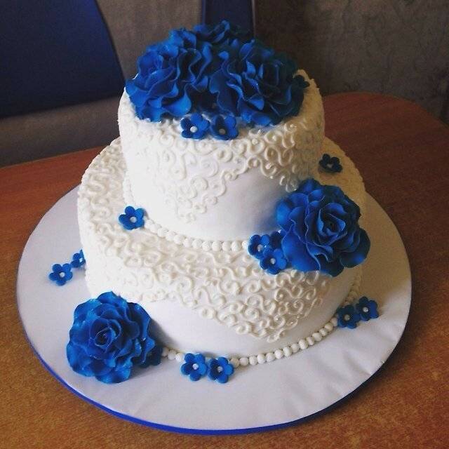 Синий свадебный торт: с цветами, без мастики, с кремом