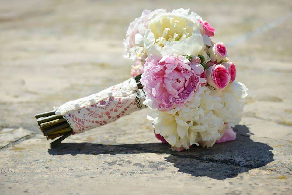 Свадебный букет из гортензии: лучшие сочетания цветов в букетах