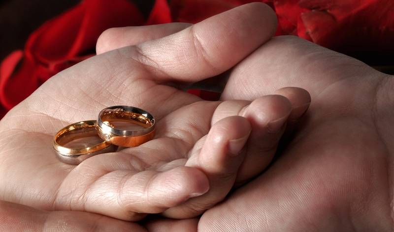 Что будет, если не носить обручальное кольцо: приметы и суеверия