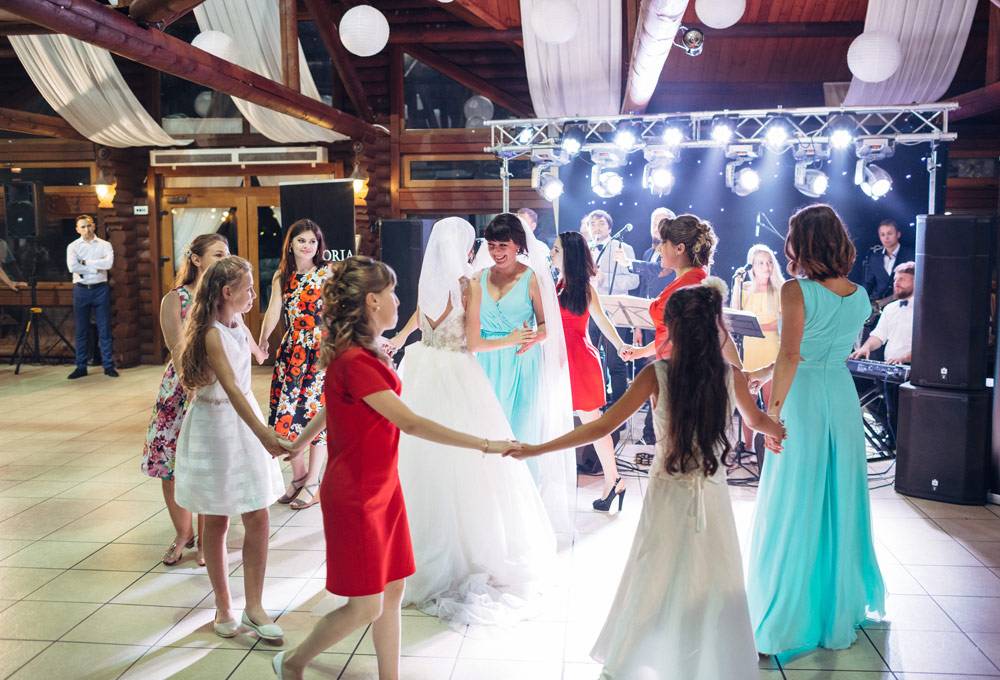 Обряд одевания платка невесте. как проводится обряд снятия фаты с невесты