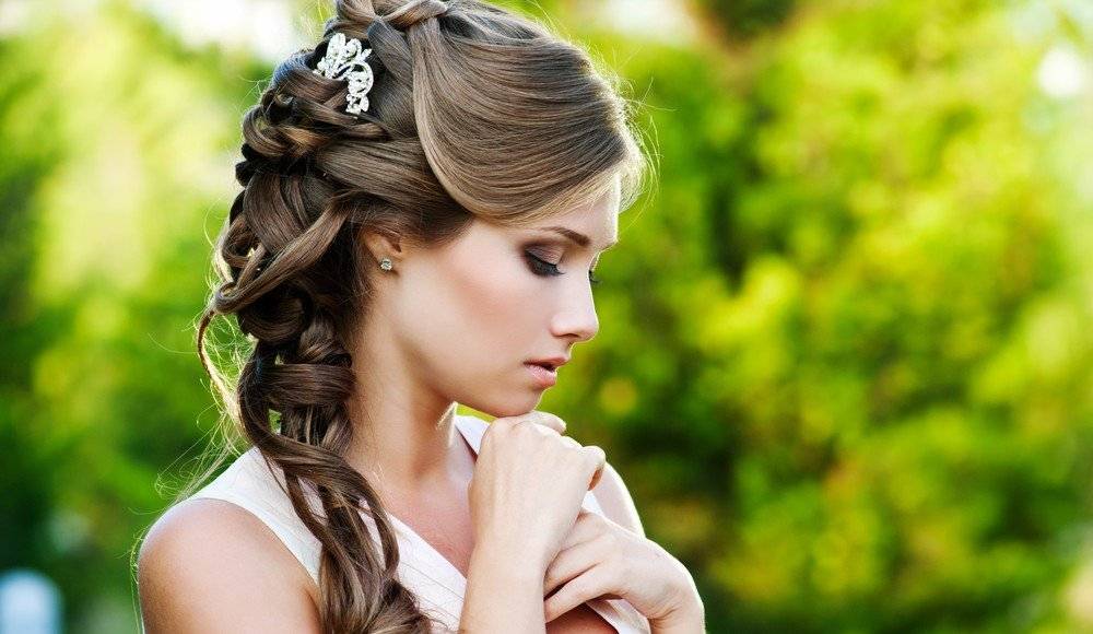 Свадебные прически на среднюю длину волос: что модно в 2021, фото