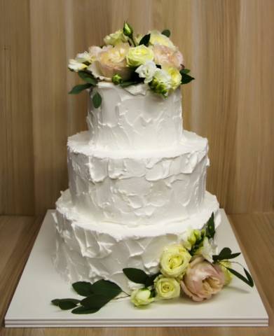 Оригинальные свадебные торты без мастики c живыми цветами на заказ, фото и цены, купить торт в москве