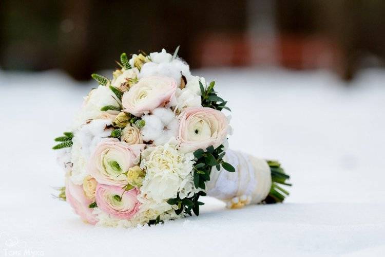 Какие цветы выбрать зимой для свадебного букета невесты