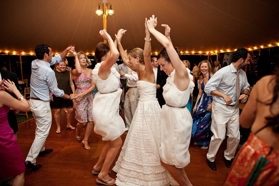 Свадебные песни: для танцев, конкурсов и поздравлений