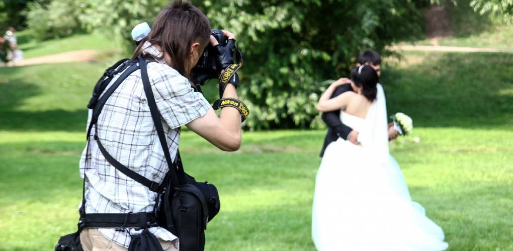 Как выбрать видеографа на свадьбу? советы для молодожен
