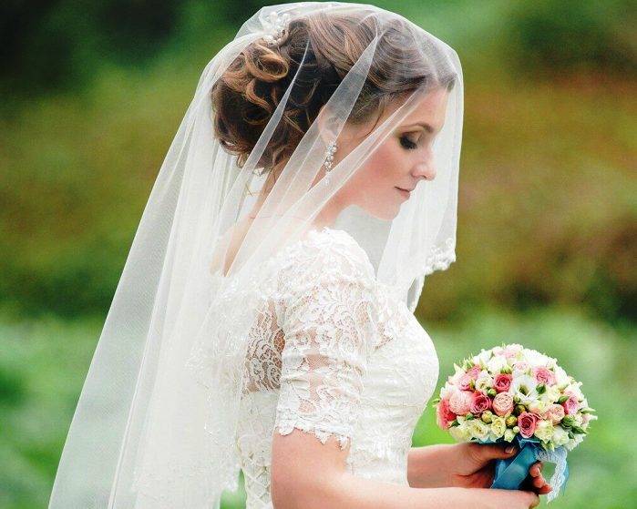 2018 свадебные прически с фатой на короткие волосы 17 фото