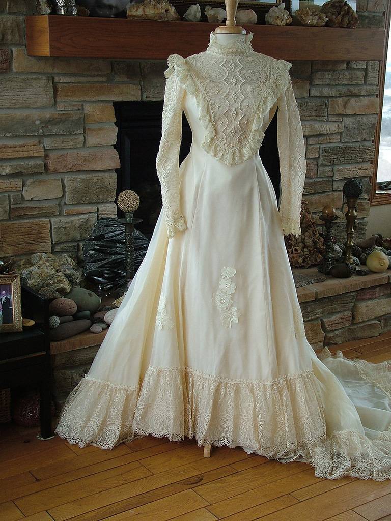 История возникновения свадебного платья